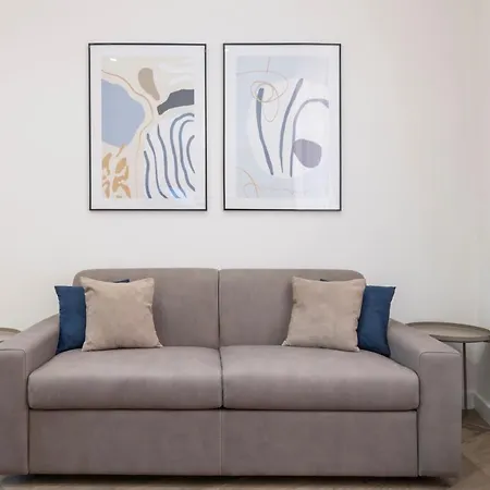 White Flat Cross Appartement Rome