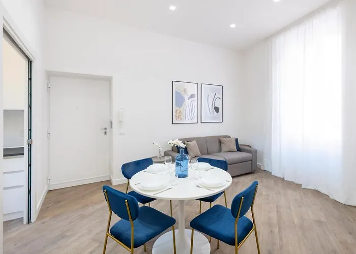 White Flat Cross Apartman *