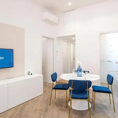 Apartman White Flat Cross