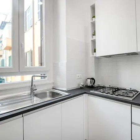 White Flat Cross Appartamento Roma