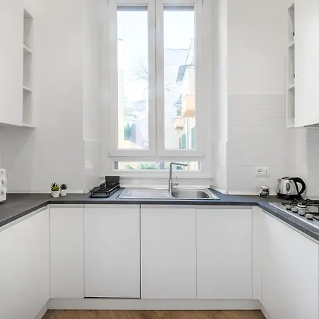 Apartman White Flat Cross *